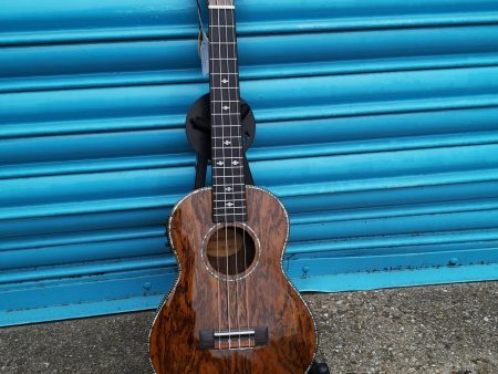 Blackwater YWUK JM27EQ Tenor Ukulele (including gig bag) Hot on Sale