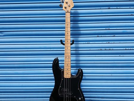 Vintage - Reissued V4  Tony Butler   Bass Guitar For Discount