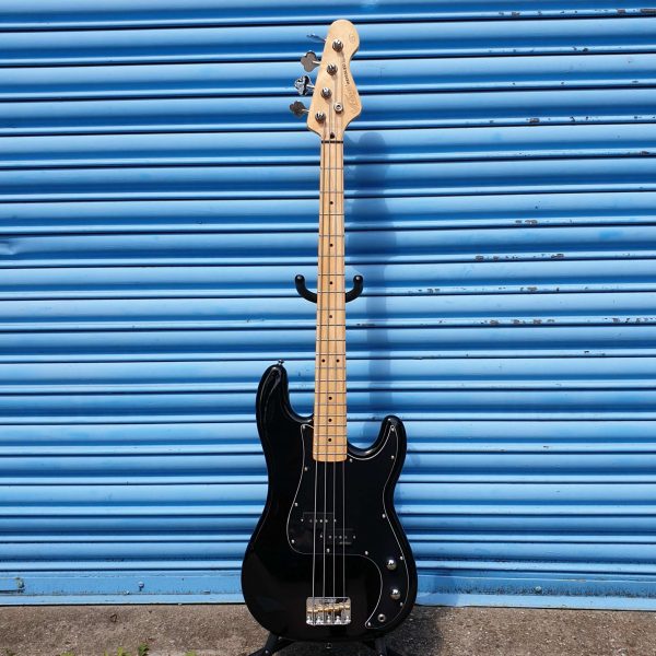 Vintage - Reissued V4  Tony Butler   Bass Guitar For Discount